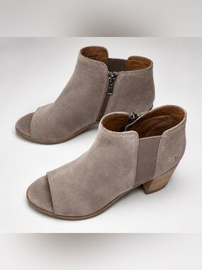 FRYE Danica Chelsea Peep Toe Heeled Suede Booties Size 6